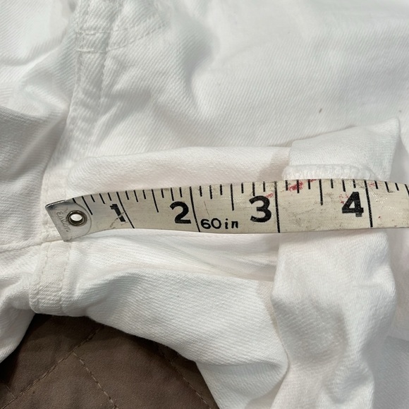 GAP White 5” Mid Rise Girlfriend Denim Shorts/NWT/Size 27/4 - Picture 15 of 15